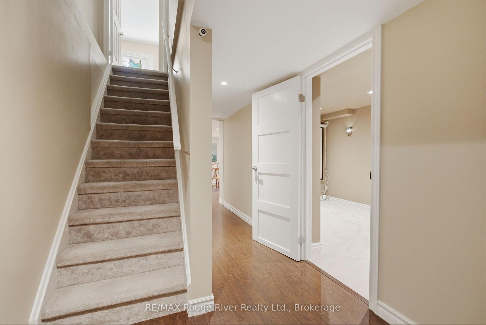Photo 30 of 692 Avery Court, Oshawa, Pinecrest — HOMEH