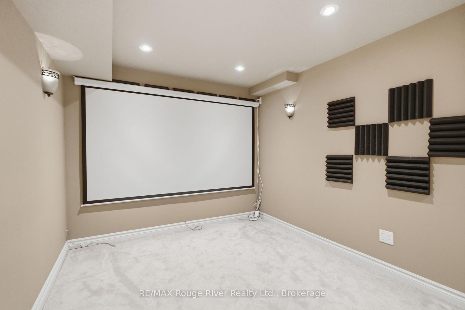 Photo 31 of 692 Avery Court, Oshawa, Pinecrest — HOMEH