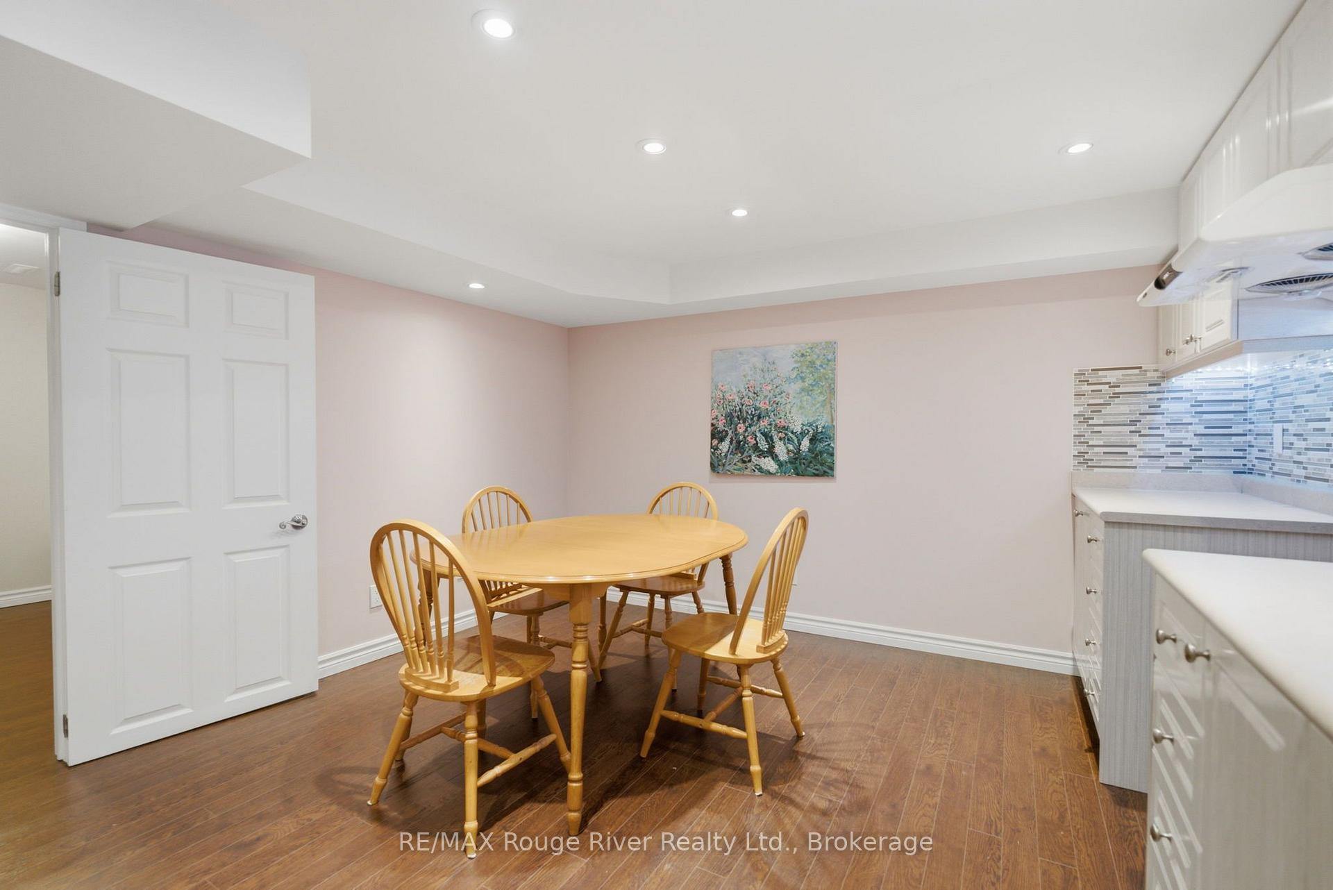 Photo 34 of 692 Avery Court, Oshawa, Pinecrest — HOMEH