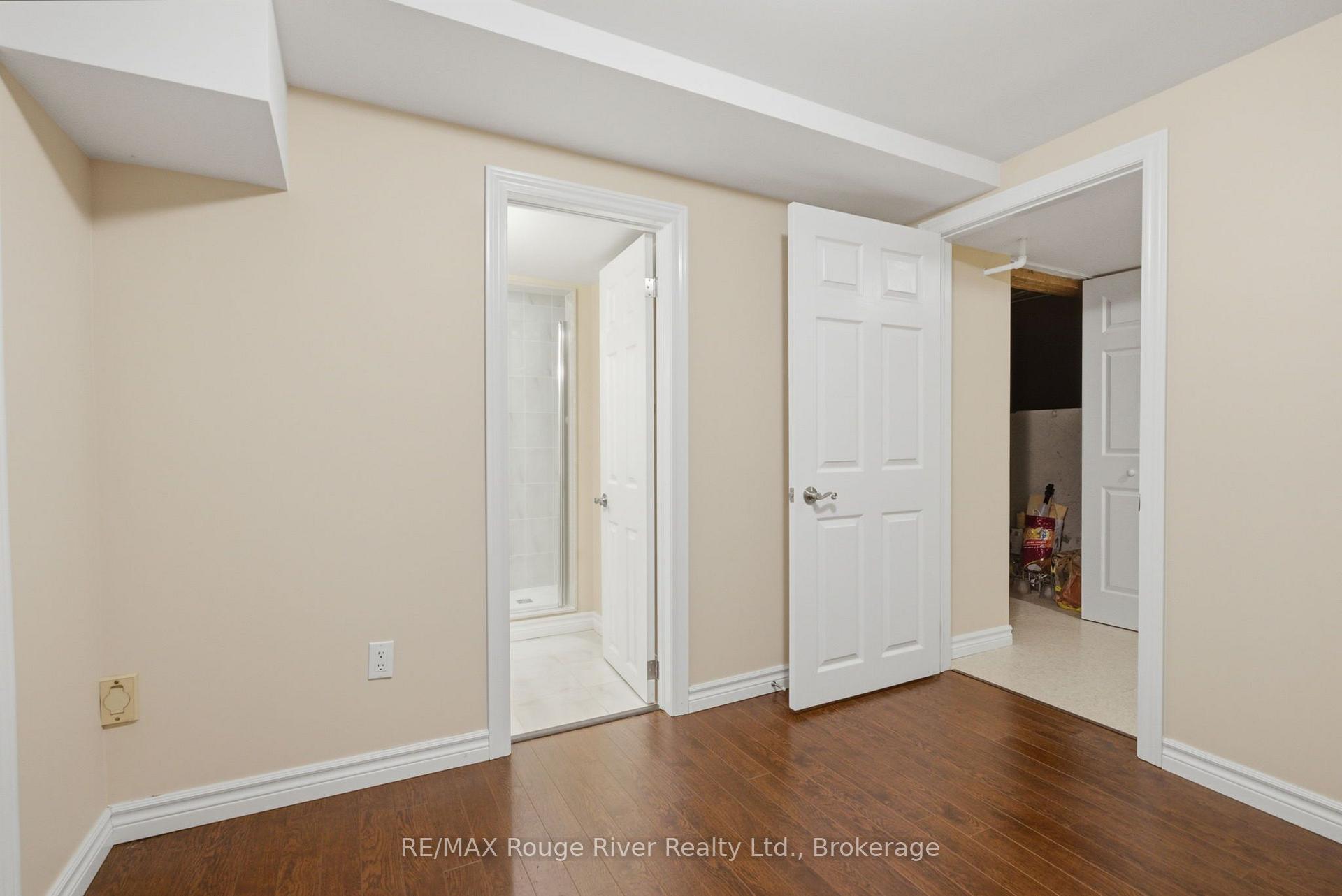 Photo 36 of 692 Avery Court, Oshawa, Pinecrest — HOMEH