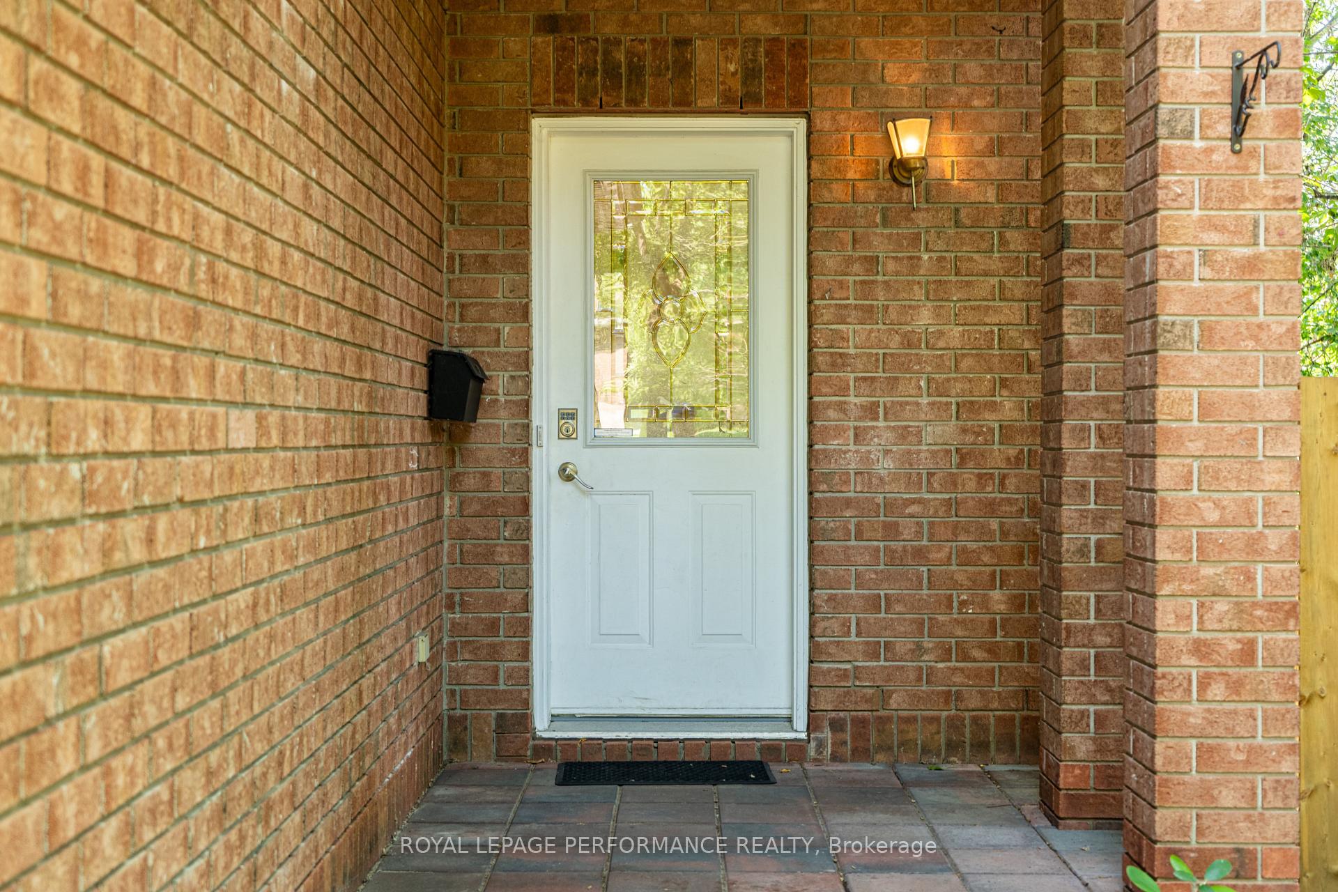 Photo 3 of 172 Carwood Circle, Ottawa, Carson Meadows — HOMEH