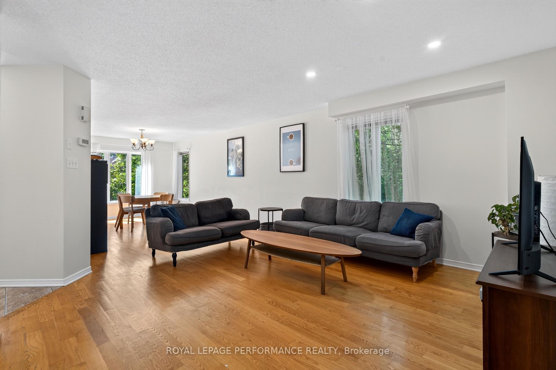 Photo 5 of 172 Carwood Circle, Ottawa, Carson Meadows — HOMEH