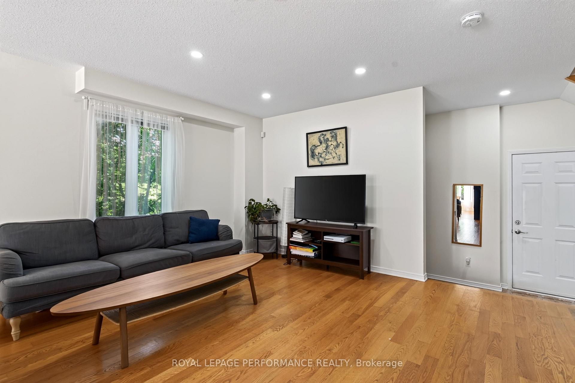 Photo 7 of 172 Carwood Circle, Ottawa, Carson Meadows — HOMEH