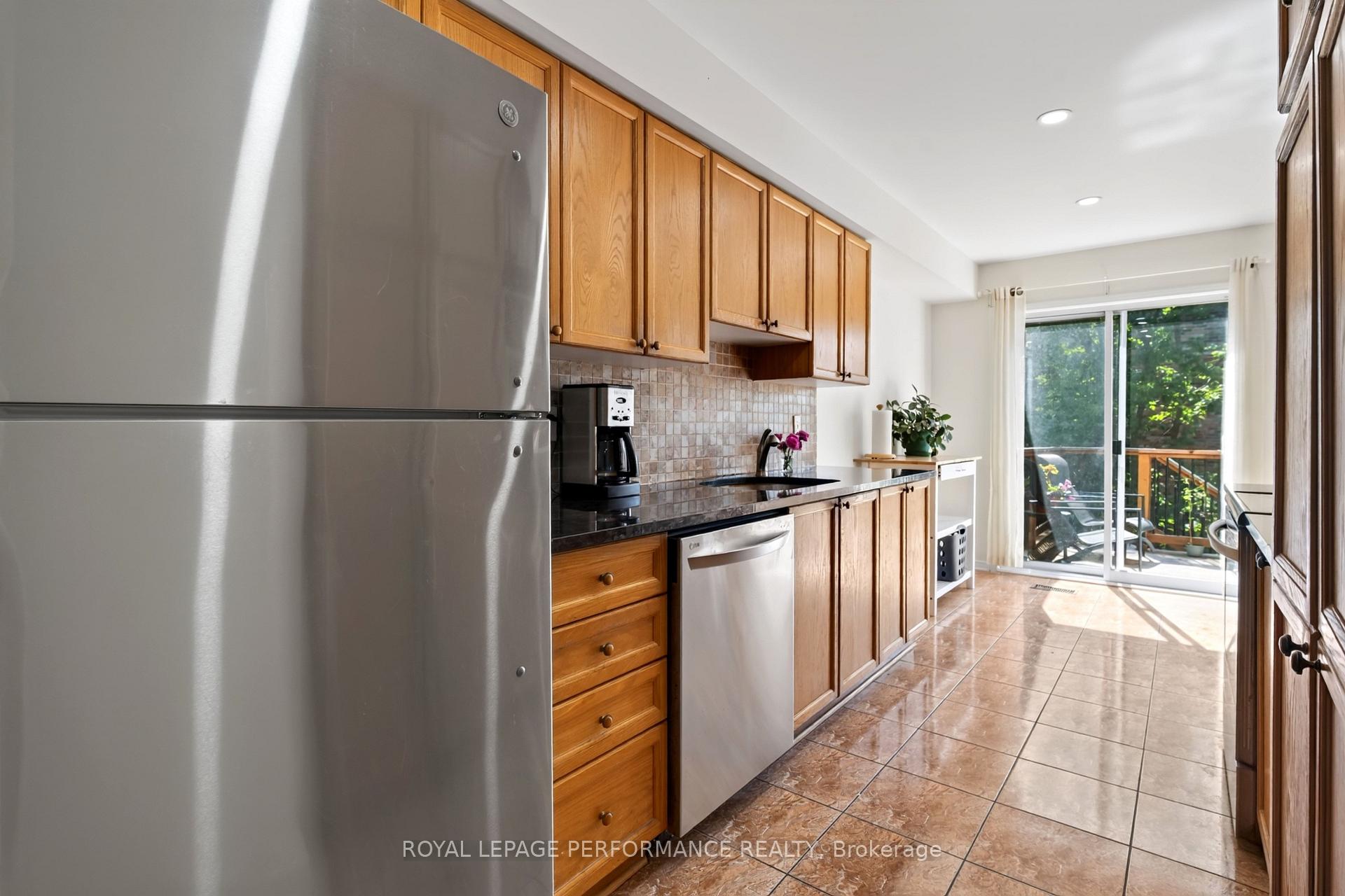 Photo 11 of 172 Carwood Circle, Ottawa, Carson Meadows — HOMEH
