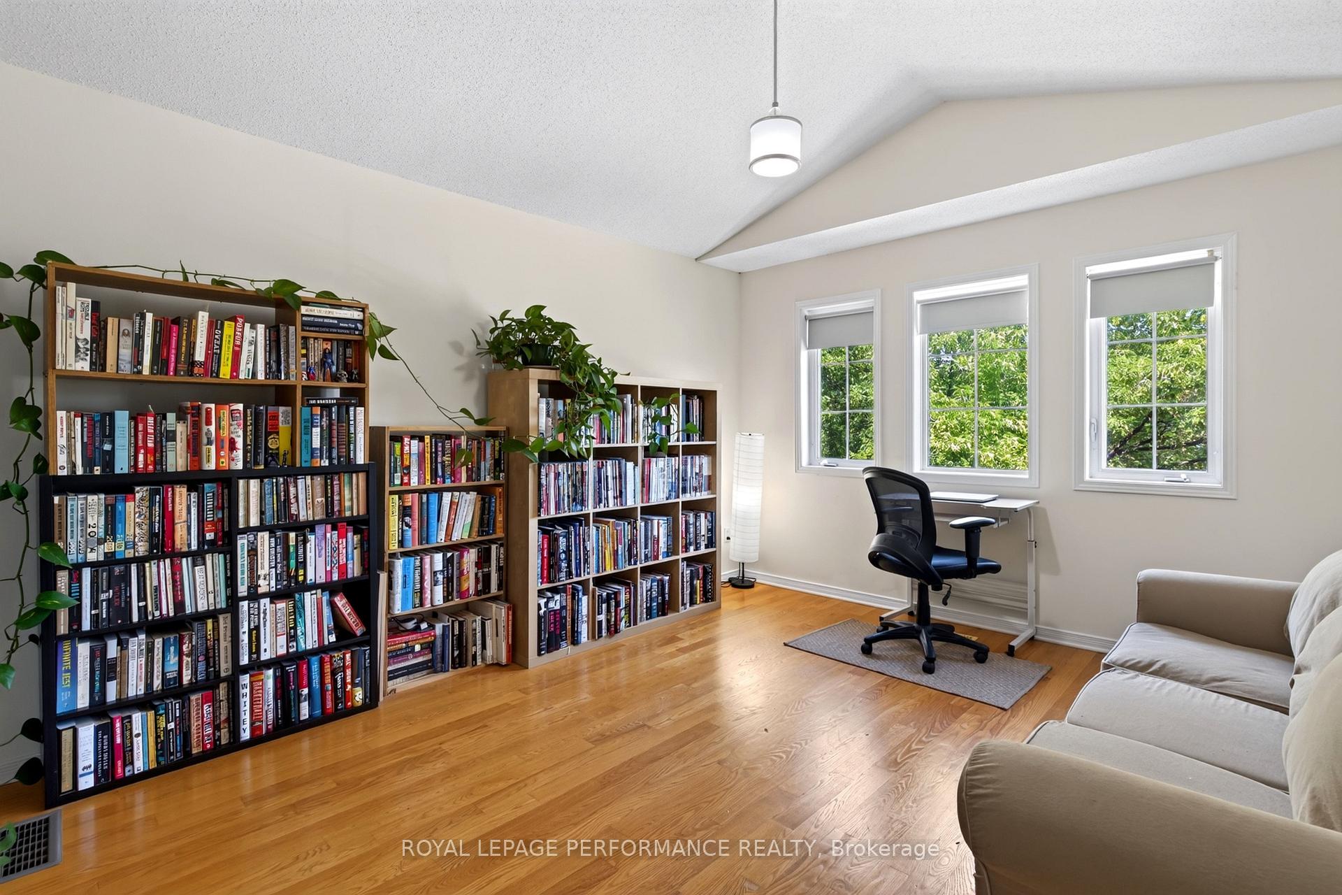 Photo 24 of 172 Carwood Circle, Ottawa, Carson Meadows — HOMEH