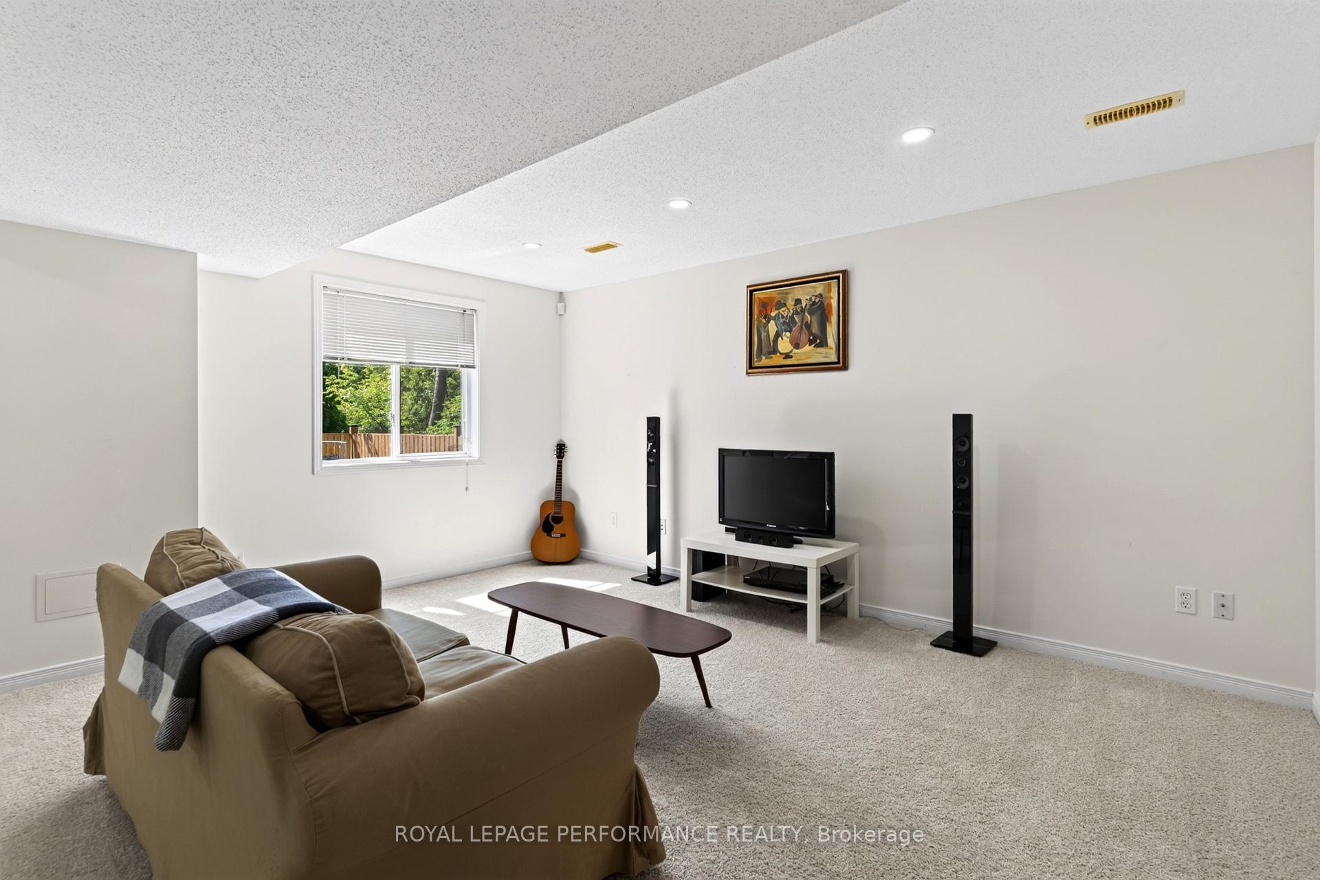 Photo 37 of 172 Carwood Circle, Ottawa, Carson Meadows — HOMEH