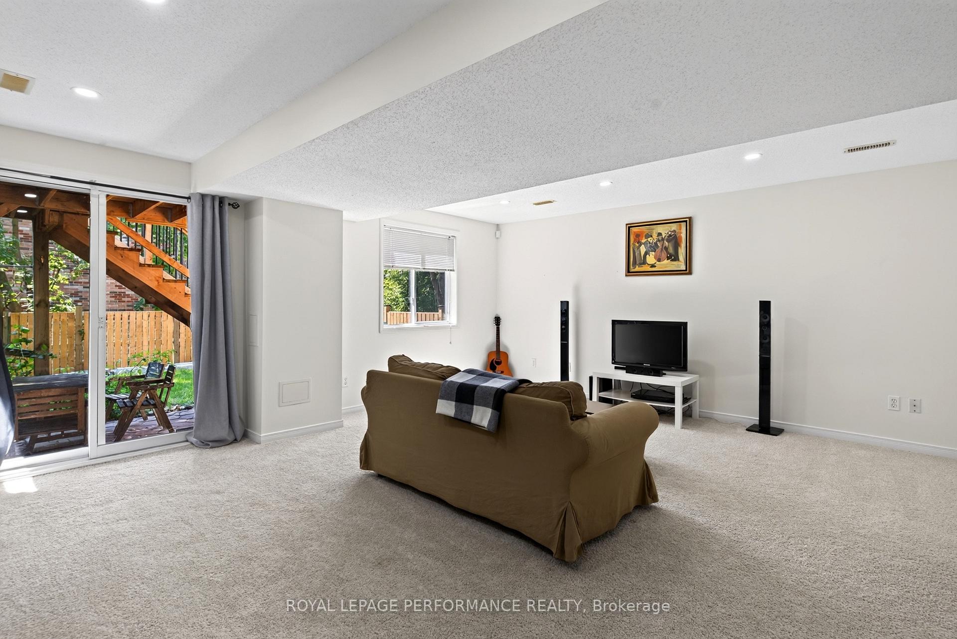 Photo 40 of 172 Carwood Circle, Ottawa, Carson Meadows — HOMEH