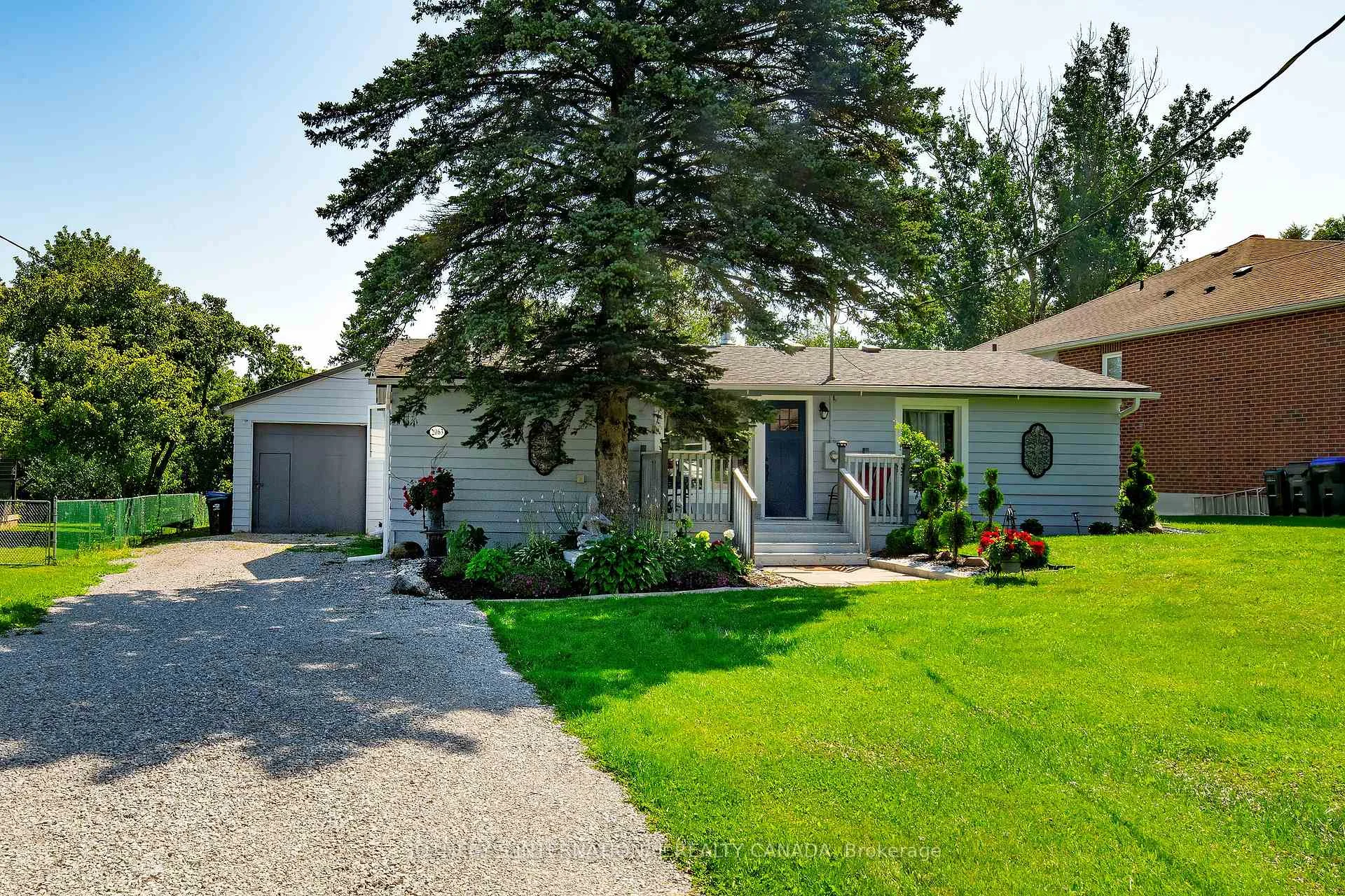 Photo 2 of 2063 Lea Road, Innisfil, Alcona — HOMEH