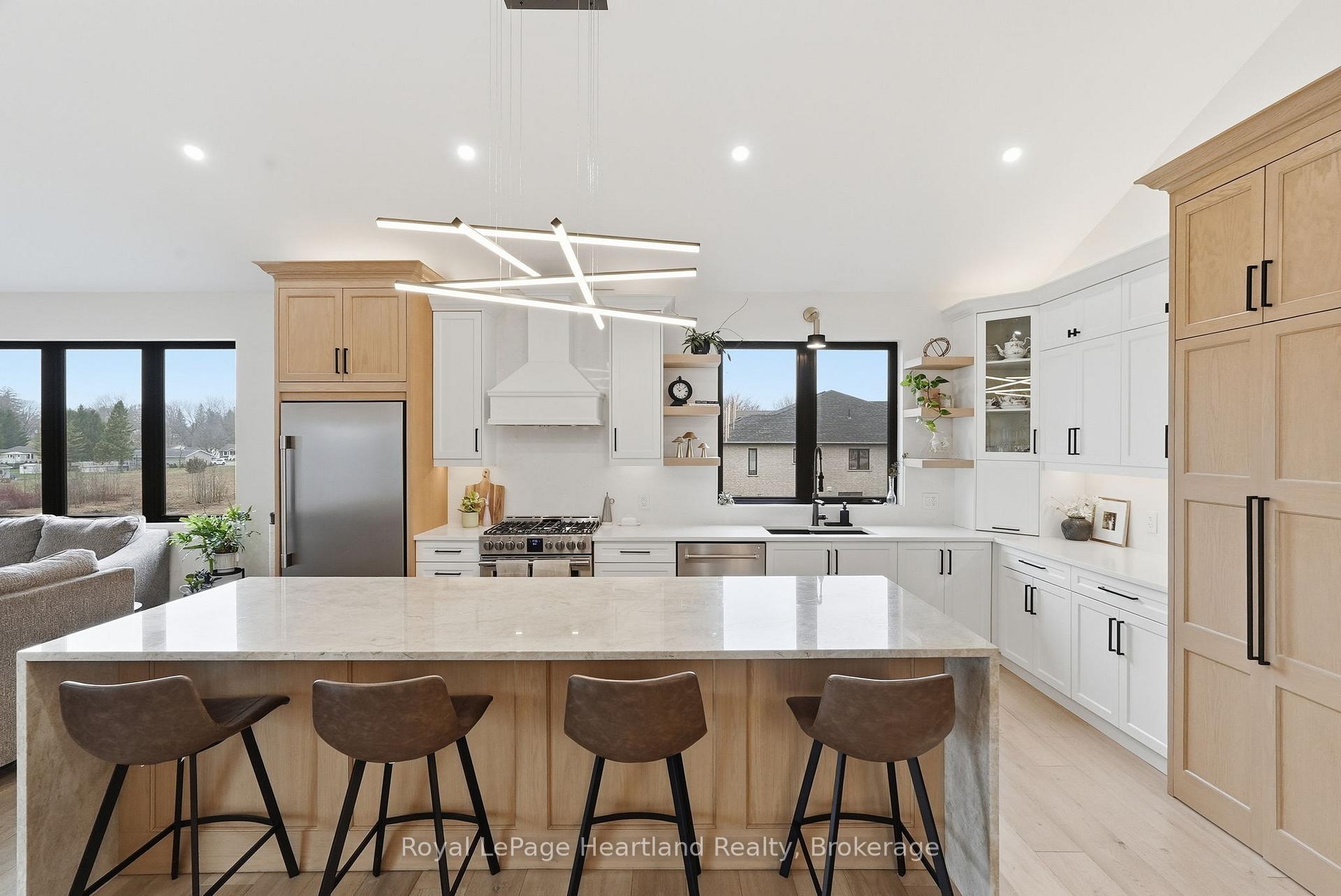 Photo 9 of 16 Minto Street S, Minto — HOMEH