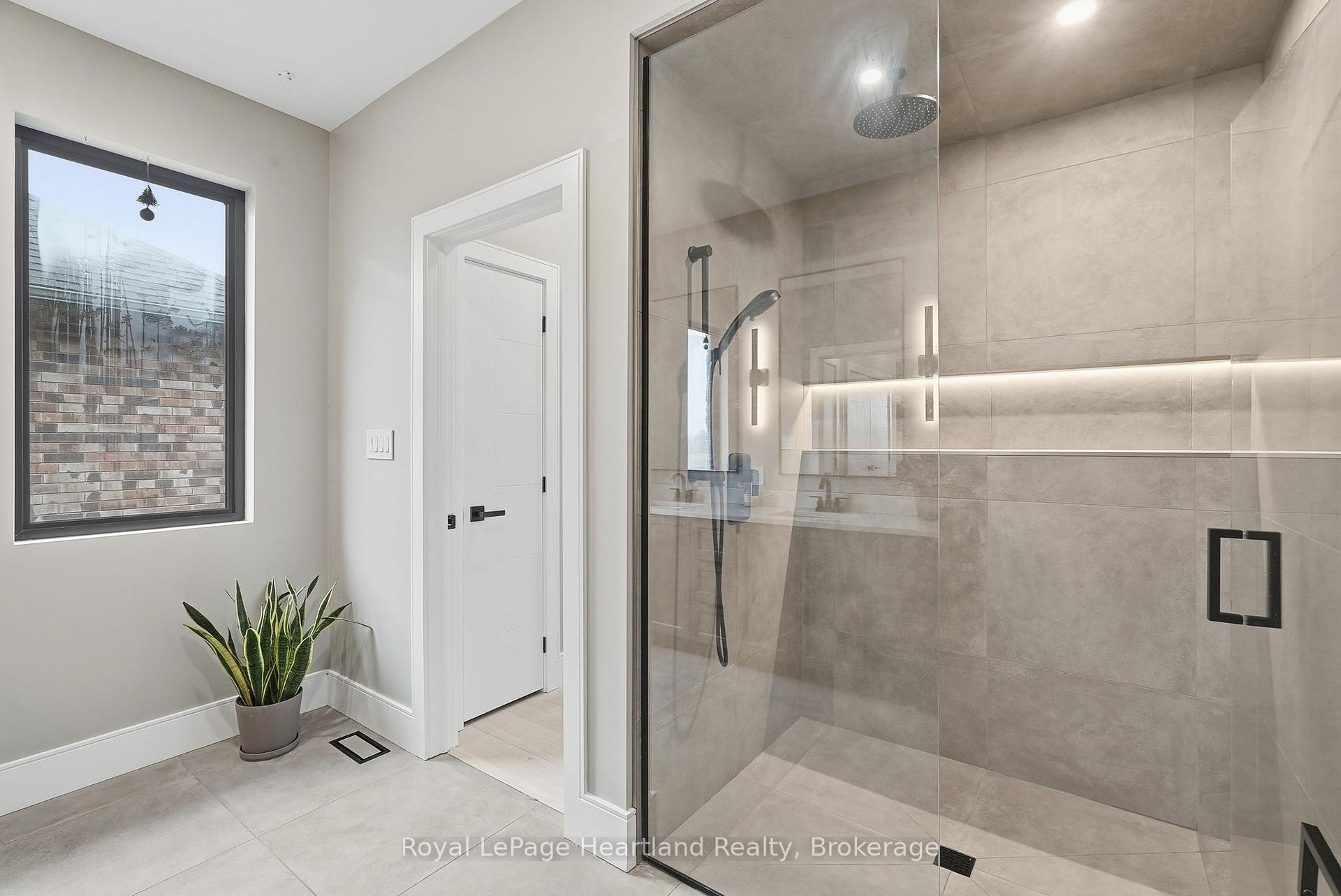 Photo 29 of 16 Minto Street S, Minto — HOMEH