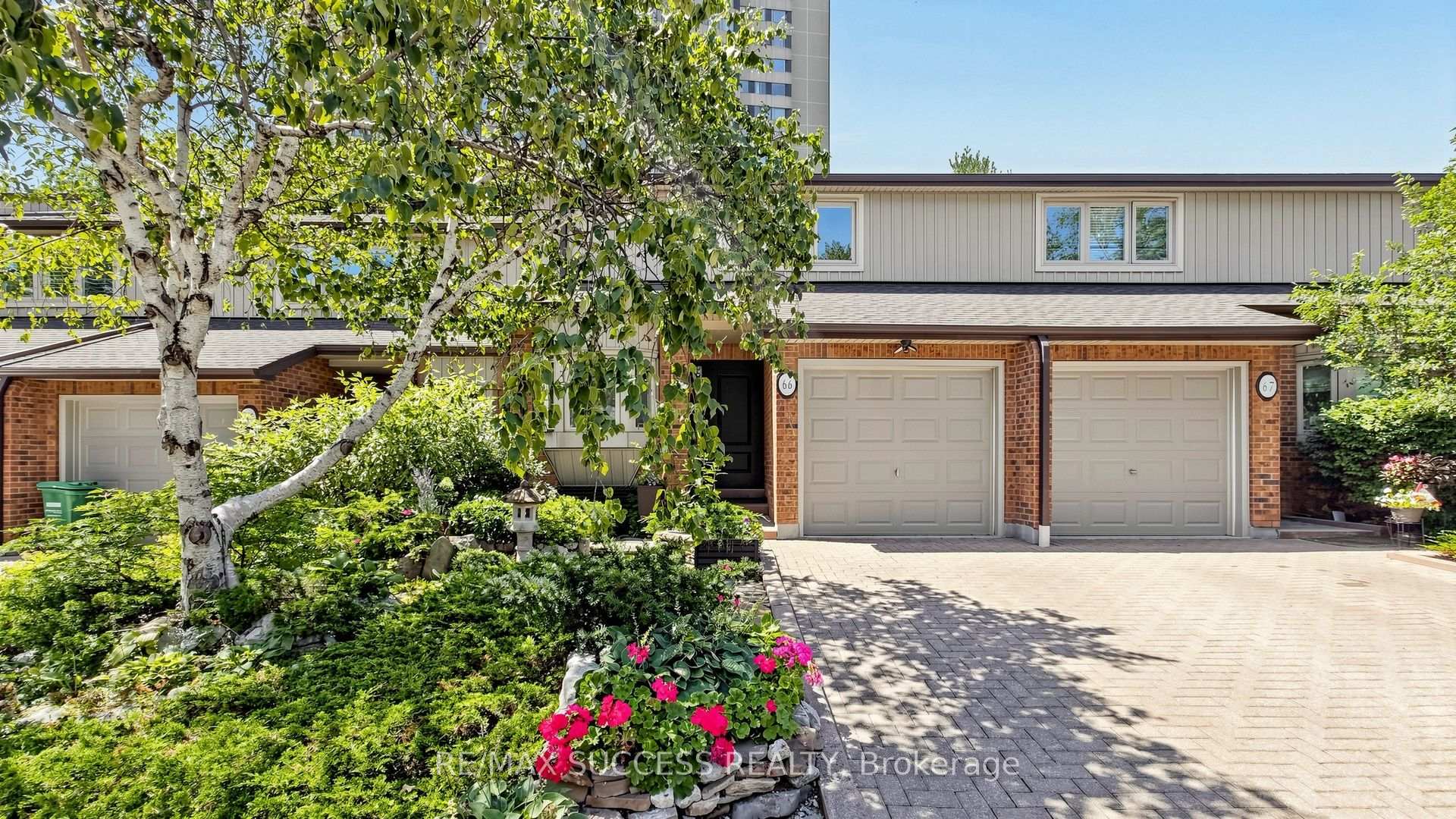 Photo 2 of Unit 66, 1200 Walden Circle, Mississauga, Clarkson — HOMEH