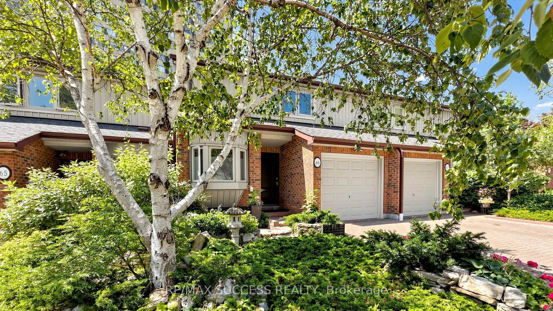 Photo 3 of Unit 66, 1200 Walden Circle, Mississauga, Clarkson — HOMEH