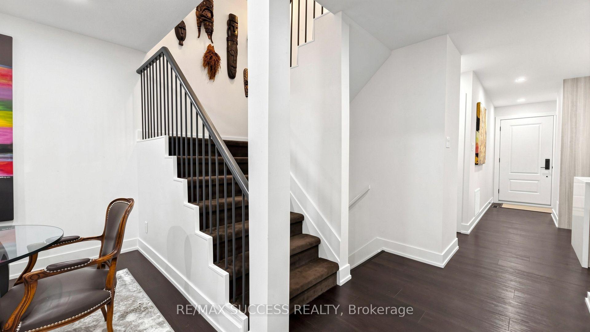 Photo 4 of Unit 66, 1200 Walden Circle, Mississauga, Clarkson — HOMEH