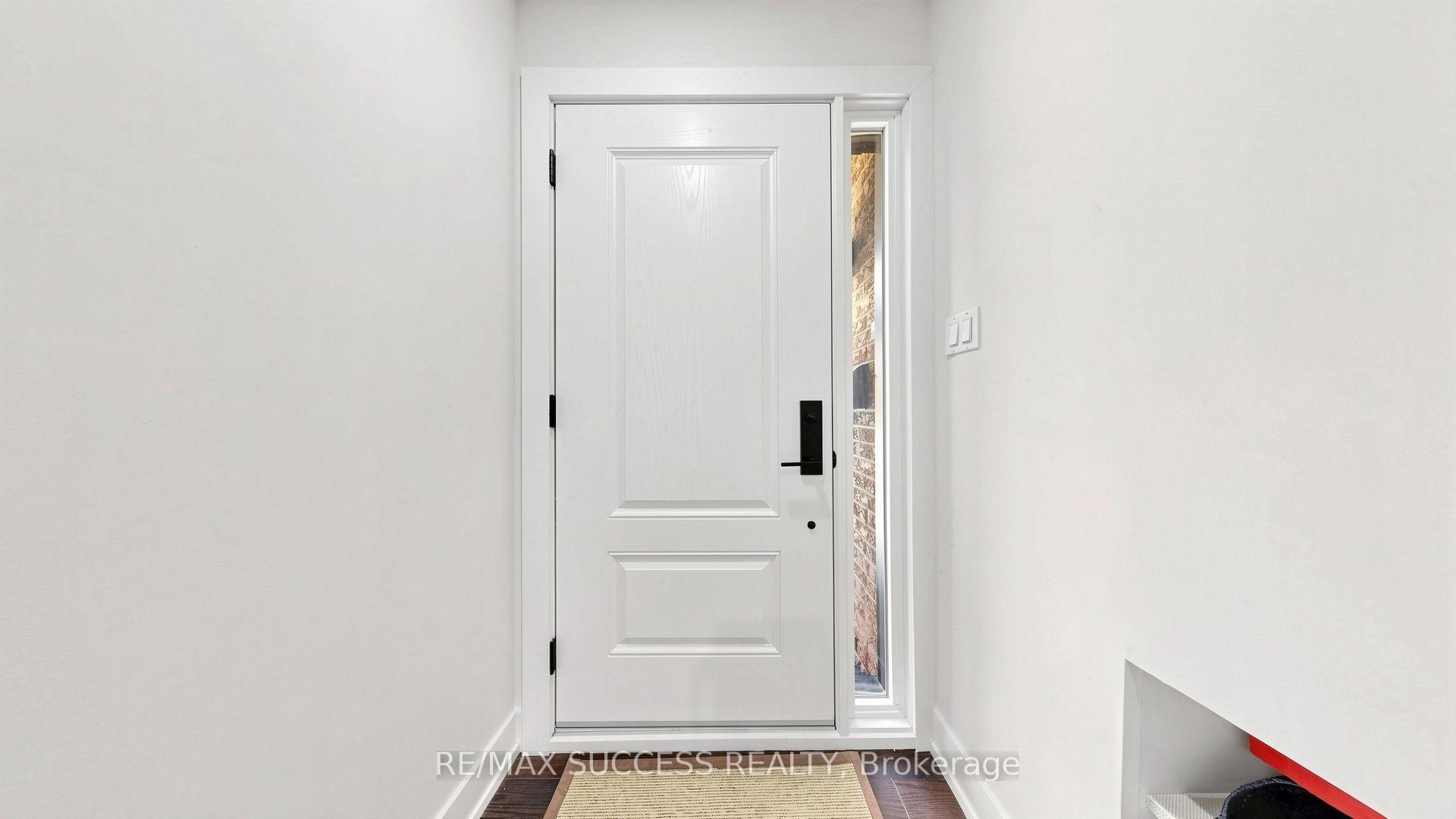 Photo 5 of Unit 66, 1200 Walden Circle, Mississauga, Clarkson — HOMEH