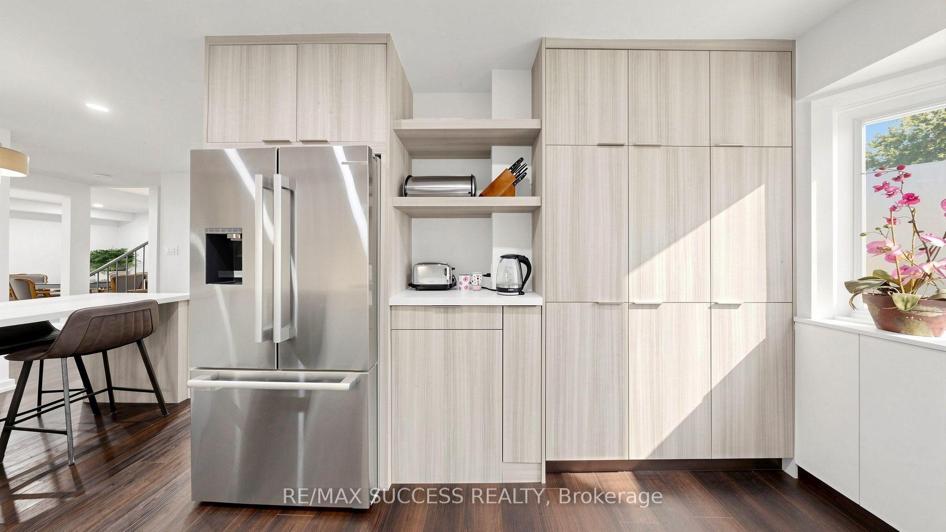Photo 7 of Unit 66, 1200 Walden Circle, Mississauga, Clarkson — HOMEH