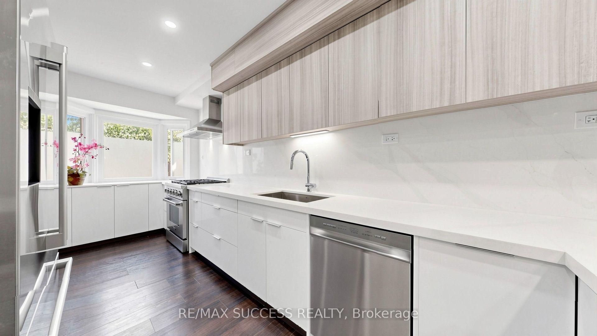 Photo 8 of Unit 66, 1200 Walden Circle, Mississauga, Clarkson — HOMEH