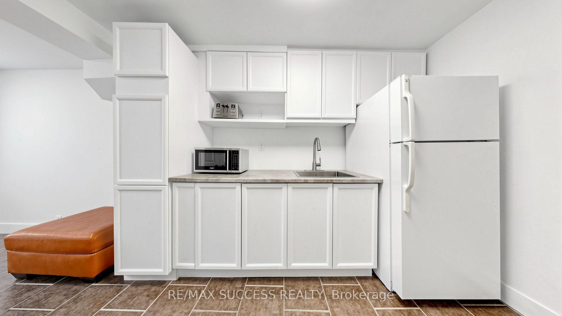 Photo 41 of Unit 66, 1200 Walden Circle, Mississauga, Clarkson — HOMEH