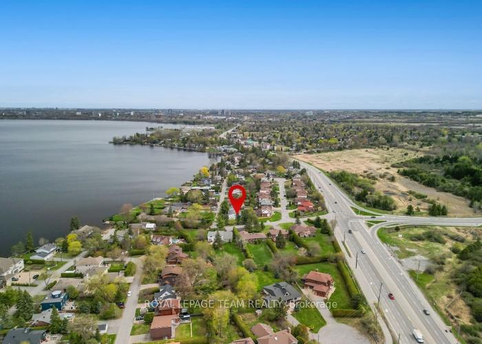 Photo 3 of 136 James Cummings Avenue, Ottawa, Crystal Bay/Rocky Point — HOMEH