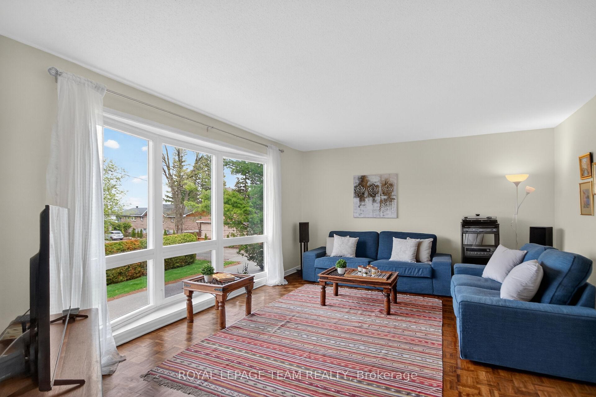 Photo 4 of 136 James Cummings Avenue, Ottawa, Crystal Bay/Rocky Point — HOMEH