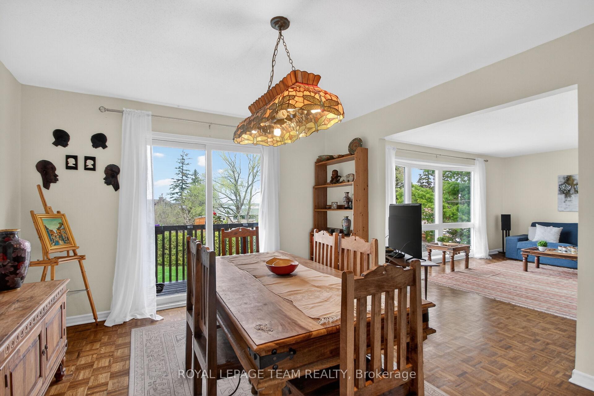 Photo 5 of 136 James Cummings Avenue, Ottawa, Crystal Bay/Rocky Point — HOMEH