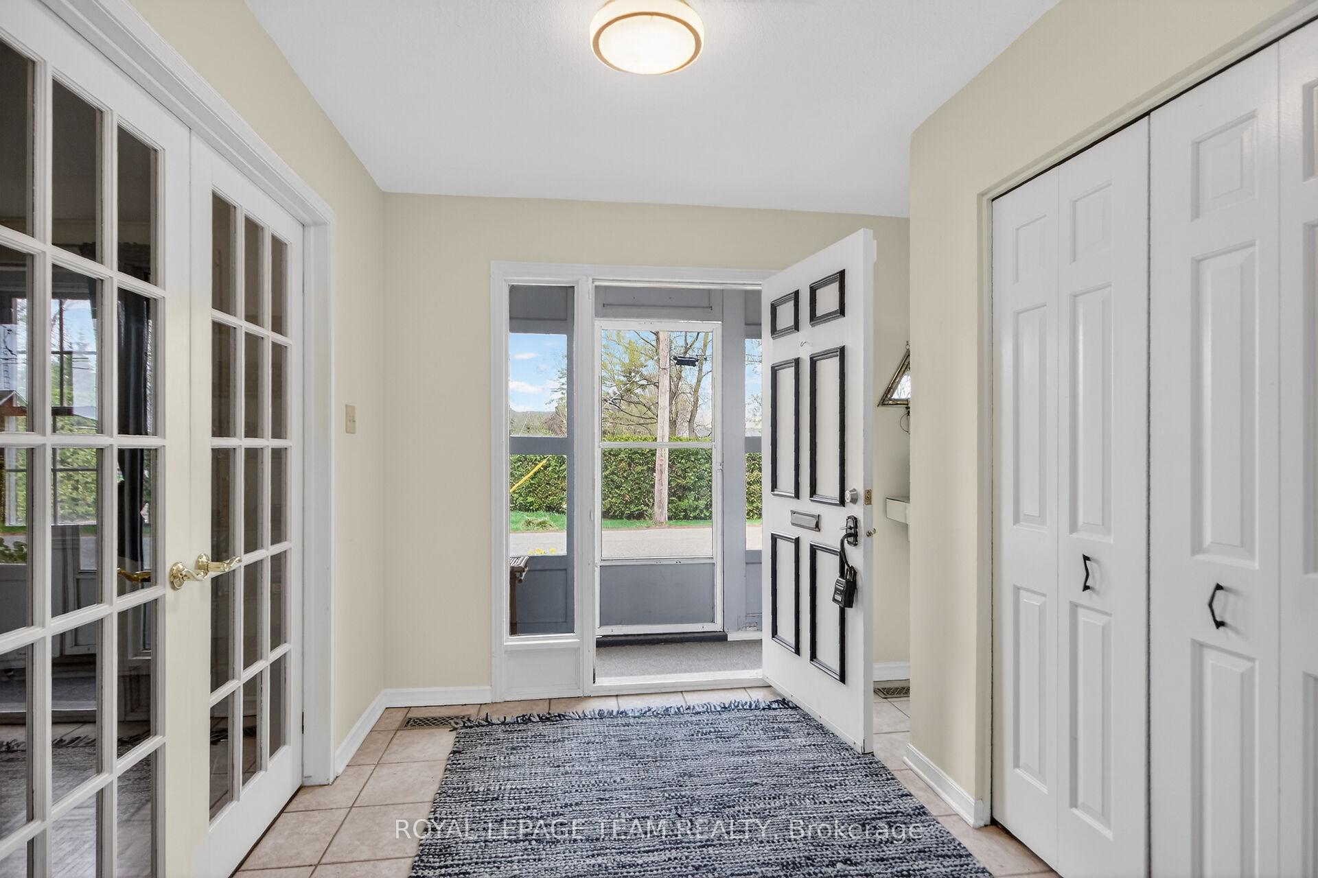 Photo 8 of 136 James Cummings Avenue, Ottawa, Crystal Bay/Rocky Point — HOMEH