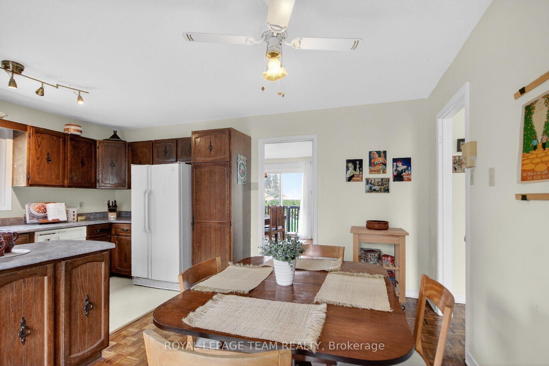 Photo 19 of 136 James Cummings Avenue, Ottawa, Crystal Bay/Rocky Point — HOMEH