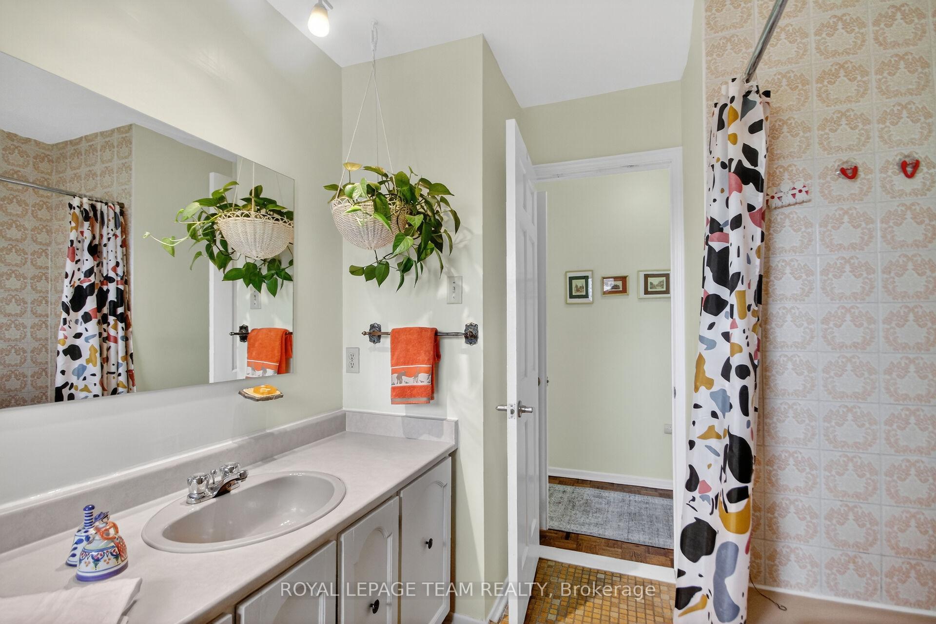 Photo 29 of 136 James Cummings Avenue, Ottawa, Crystal Bay/Rocky Point — HOMEH