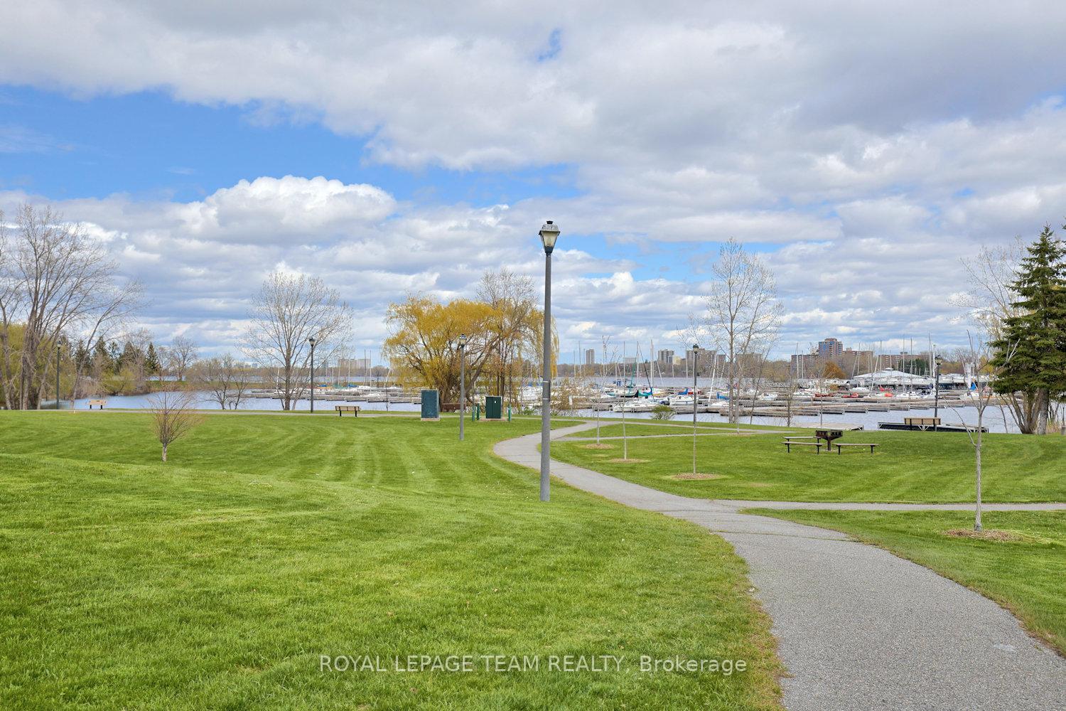 Photo 48 of 136 James Cummings Avenue, Ottawa, Crystal Bay/Rocky Point — HOMEH