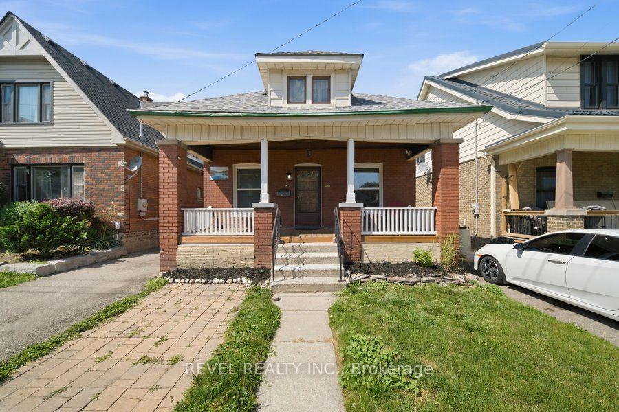 Photo 3 of 104 Mary Street, Brantford, Victoria/Arthur — HOMEH