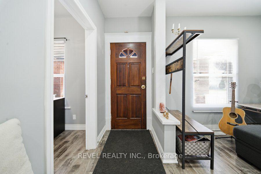 Photo 15 of 104 Mary Street, Brantford, Victoria/Arthur — HOMEH