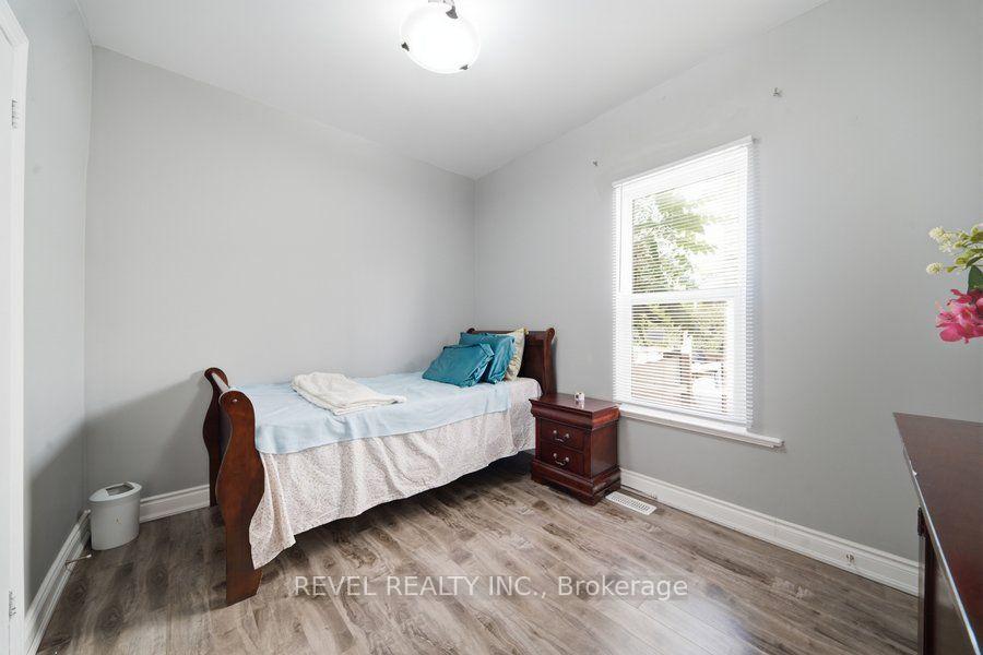 Photo 23 of 104 Mary Street, Brantford, Victoria/Arthur — HOMEH