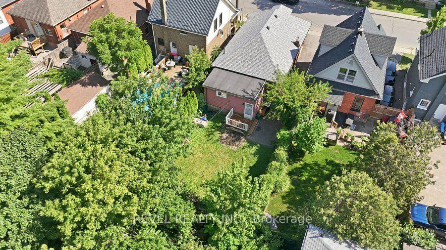 Photo 37 of 104 Mary Street, Brantford, Victoria/Arthur — HOMEH
