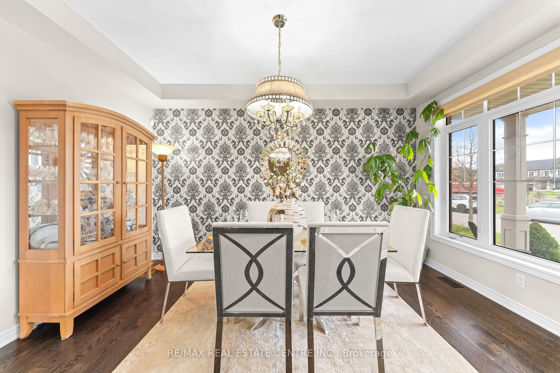 Photo 7 of 244 Moody Drive, Vaughan, Kleinburg — HOMEH