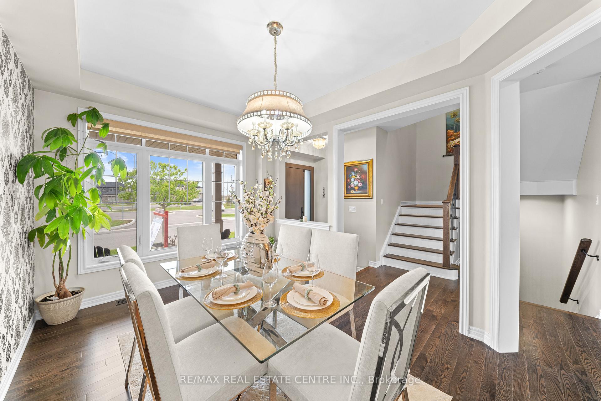 Photo 9 of 244 Moody Drive, Vaughan, Kleinburg — HOMEH