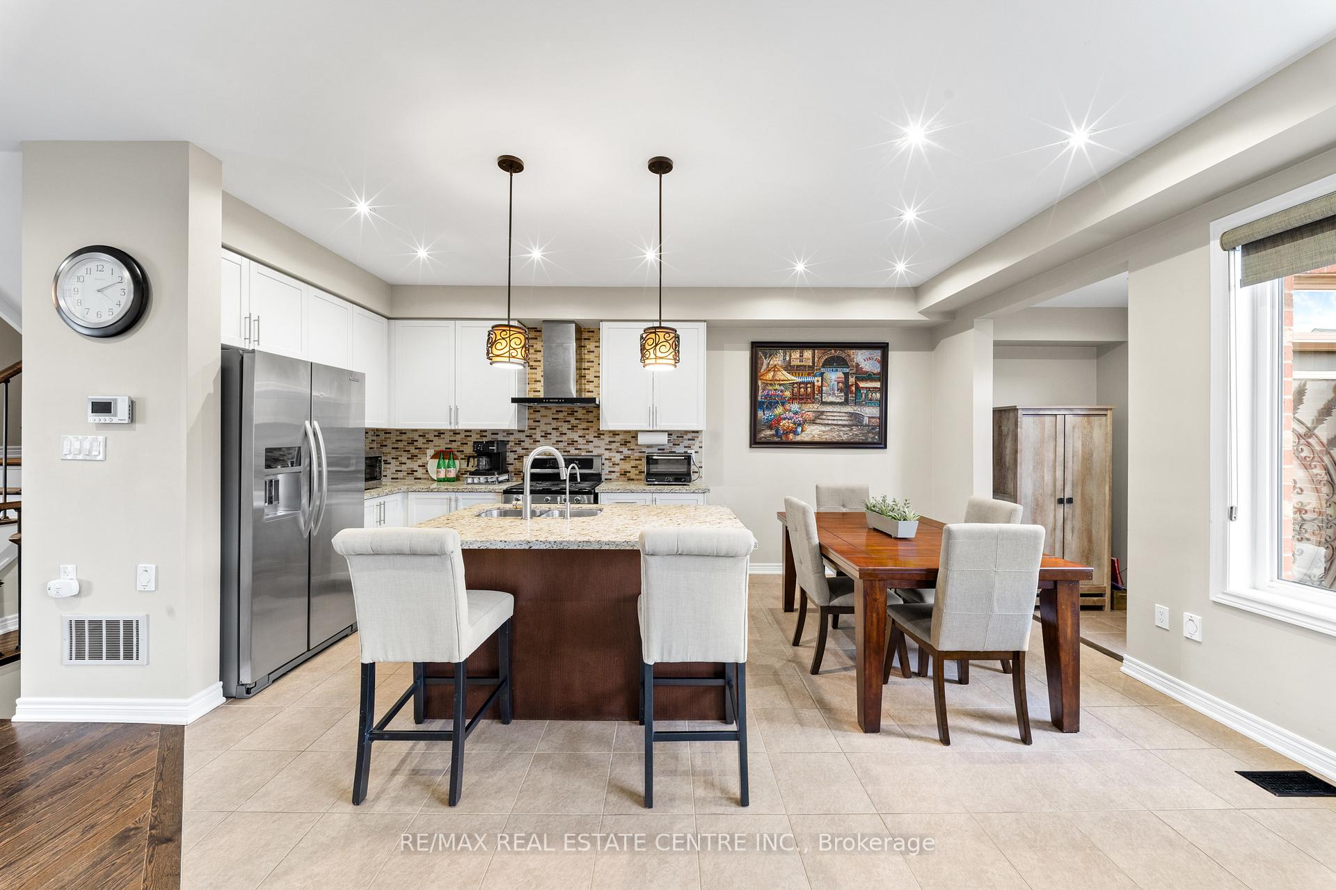 Photo 16 of 244 Moody Drive, Vaughan, Kleinburg — HOMEH