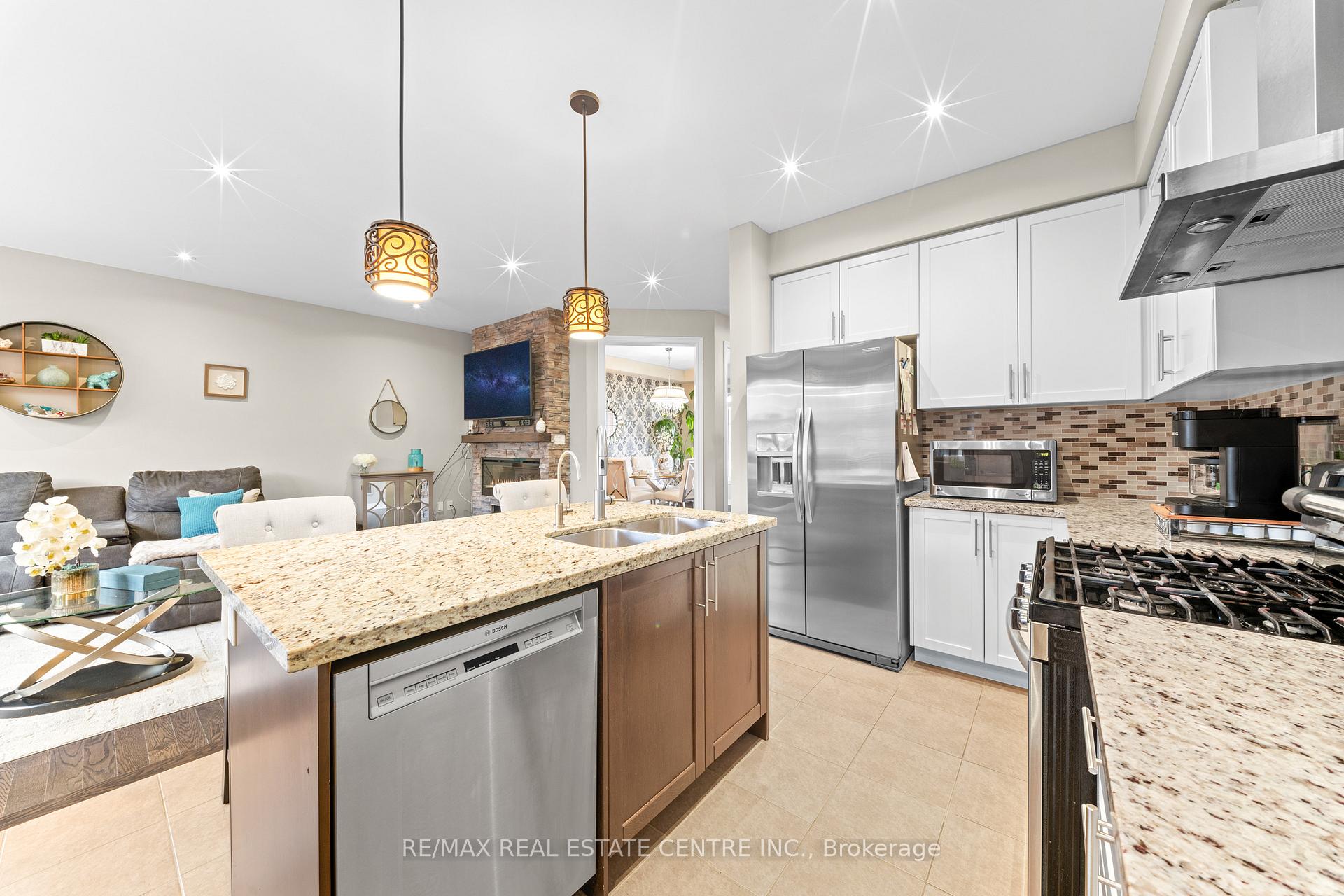 Photo 20 of 244 Moody Drive, Vaughan, Kleinburg — HOMEH