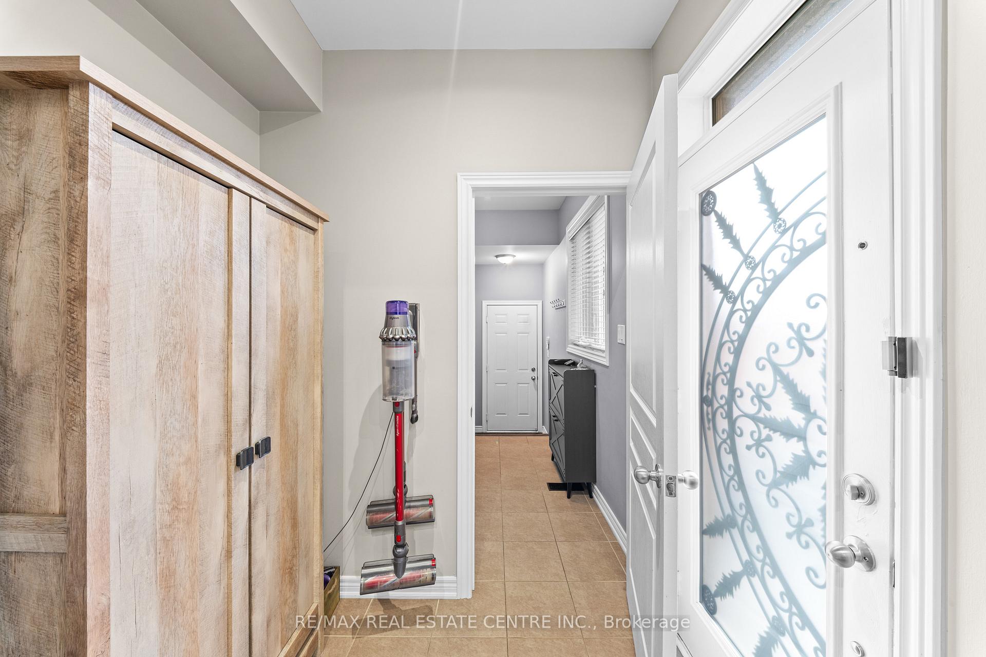 Photo 24 of 244 Moody Drive, Vaughan, Kleinburg — HOMEH