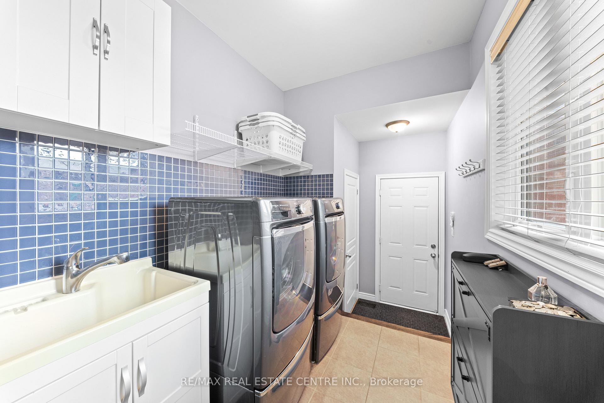 Photo 25 of 244 Moody Drive, Vaughan, Kleinburg — HOMEH