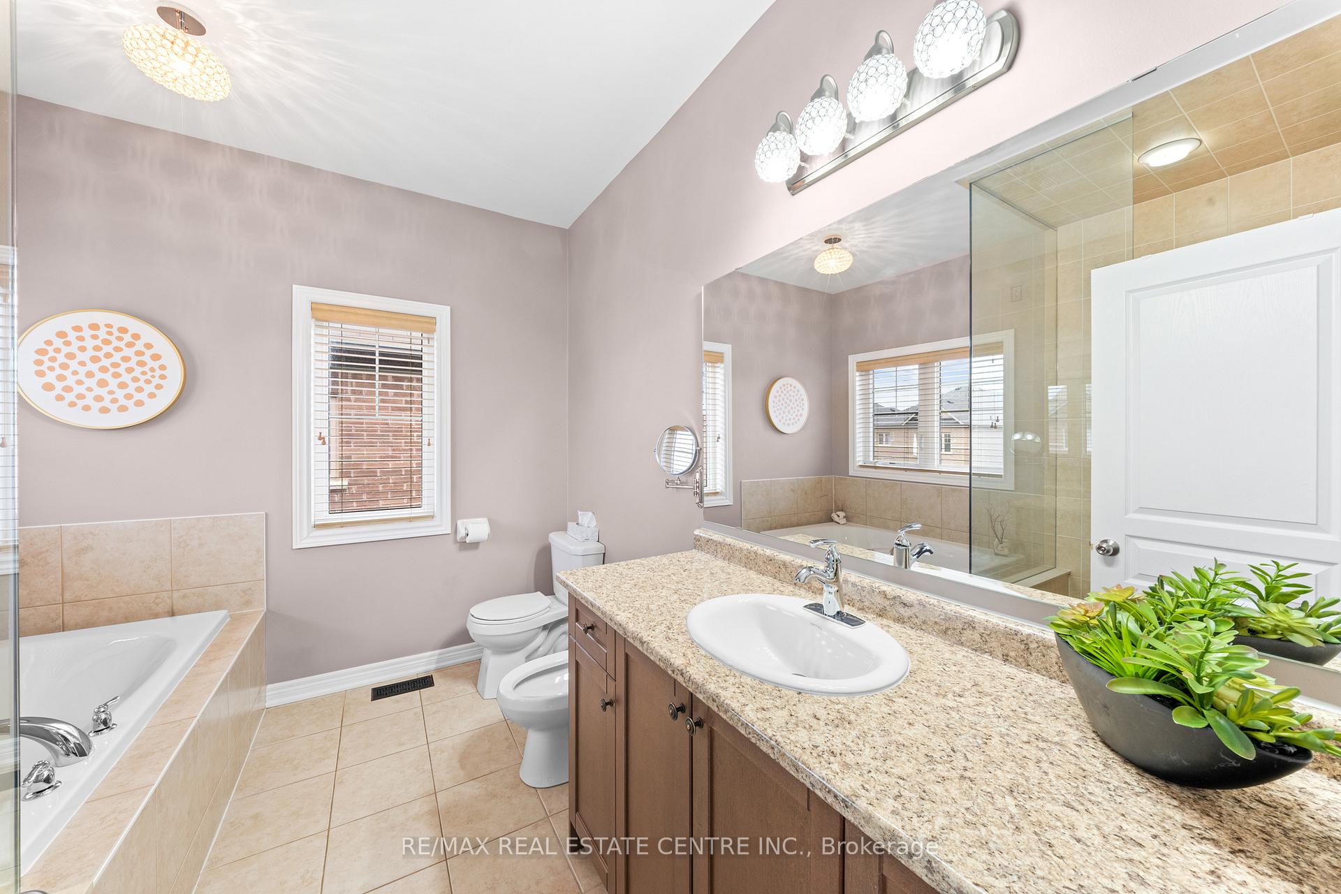 Photo 31 of 244 Moody Drive, Vaughan, Kleinburg — HOMEH