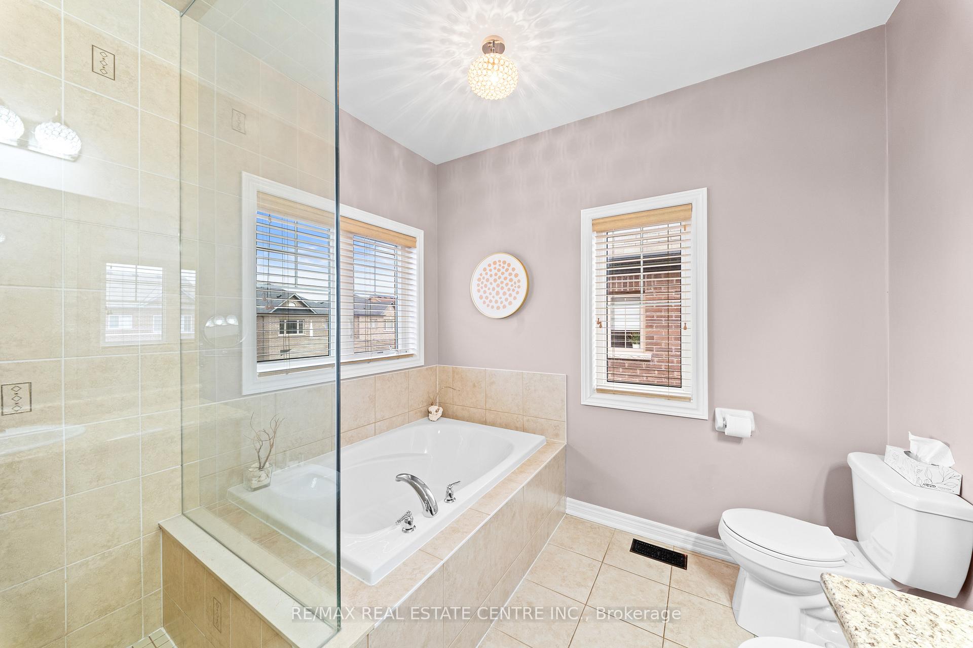 Photo 32 of 244 Moody Drive, Vaughan, Kleinburg — HOMEH