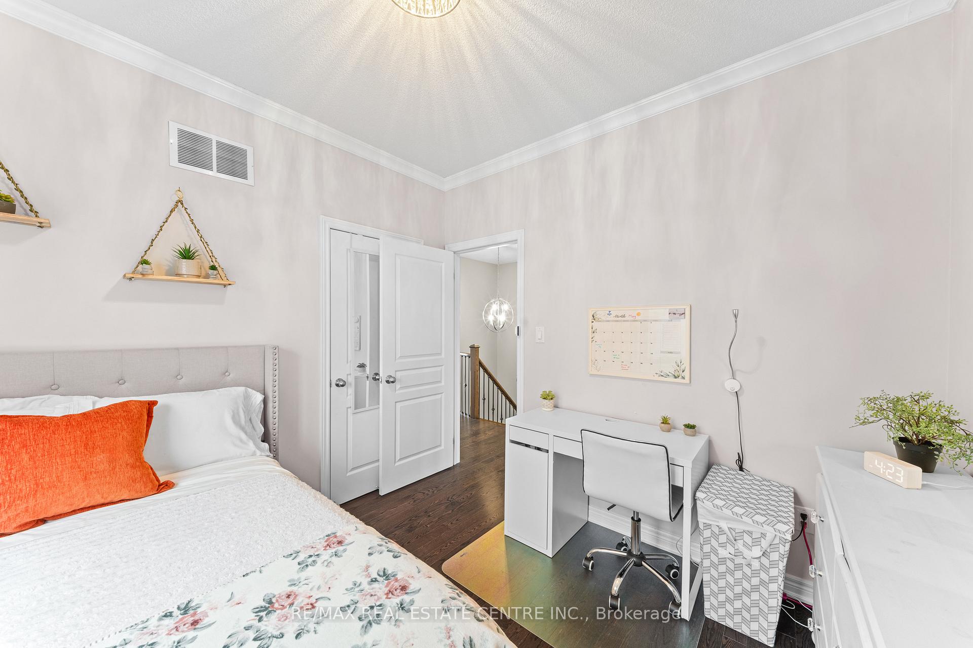 Photo 39 of 244 Moody Drive, Vaughan, Kleinburg — HOMEH