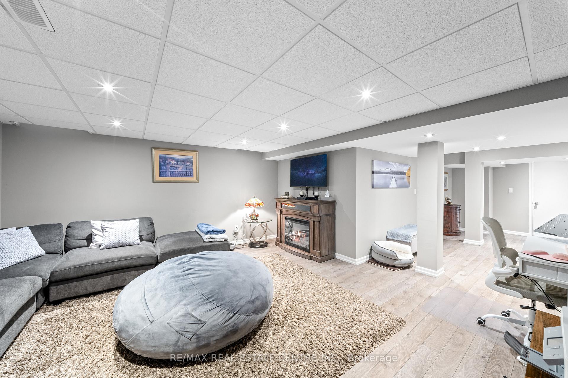 Photo 44 of 244 Moody Drive, Vaughan, Kleinburg — HOMEH