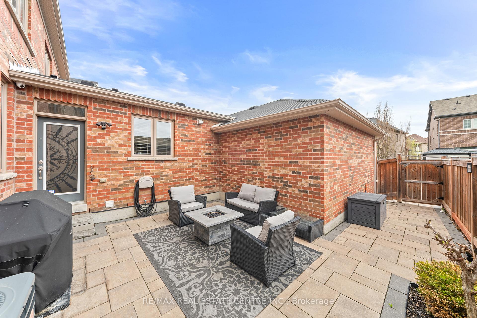 Photo 47 of 244 Moody Drive, Vaughan, Kleinburg — HOMEH