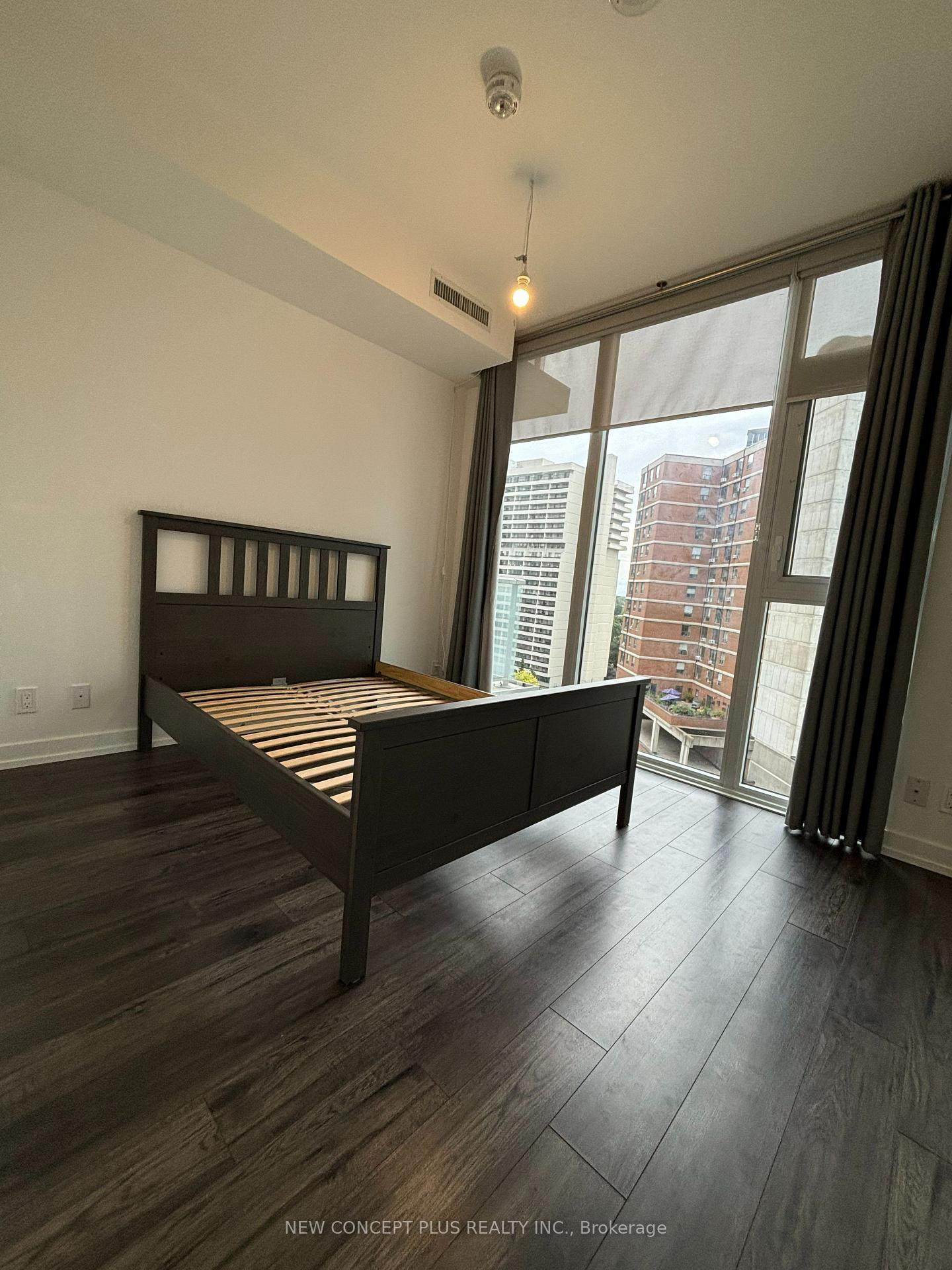 Photo 3 of Unit 811, 33 Helendale Avenue W, Toronto, Yonge-Eglinton — HOMEH