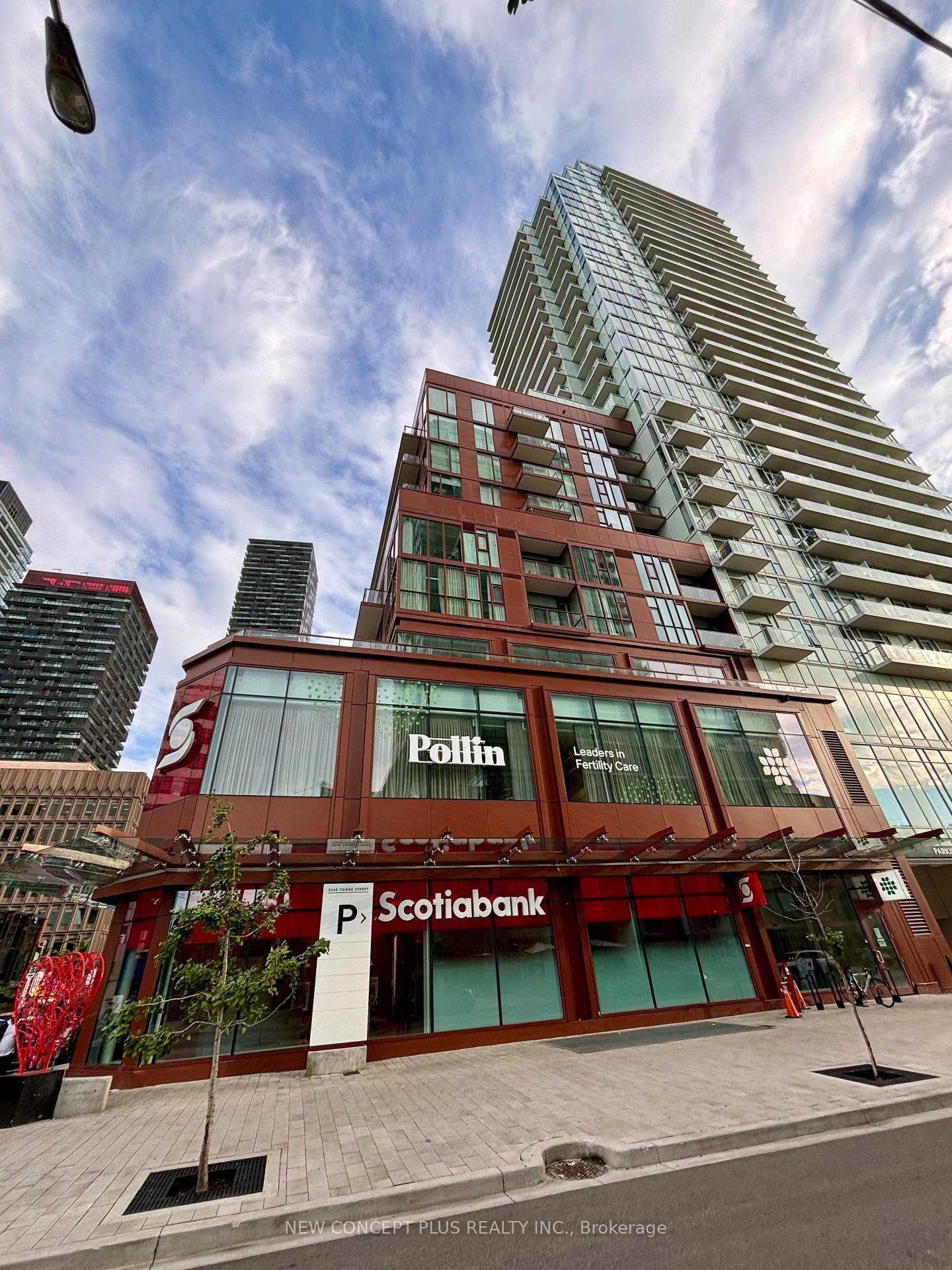 Photo 4 of Unit 811, 33 Helendale Avenue W, Toronto, Yonge-Eglinton — HOMEH