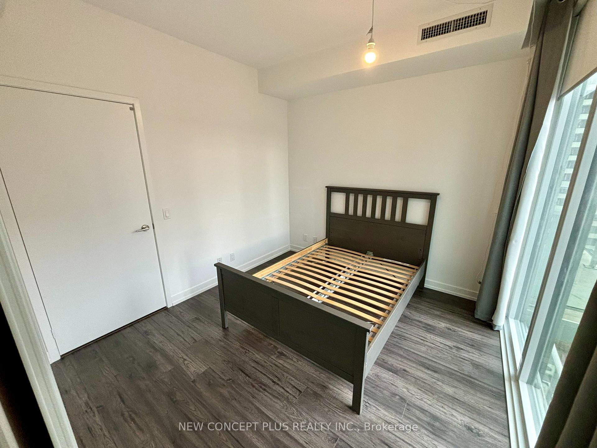 Photo 5 of Unit 811, 33 Helendale Avenue W, Toronto, Yonge-Eglinton — HOMEH