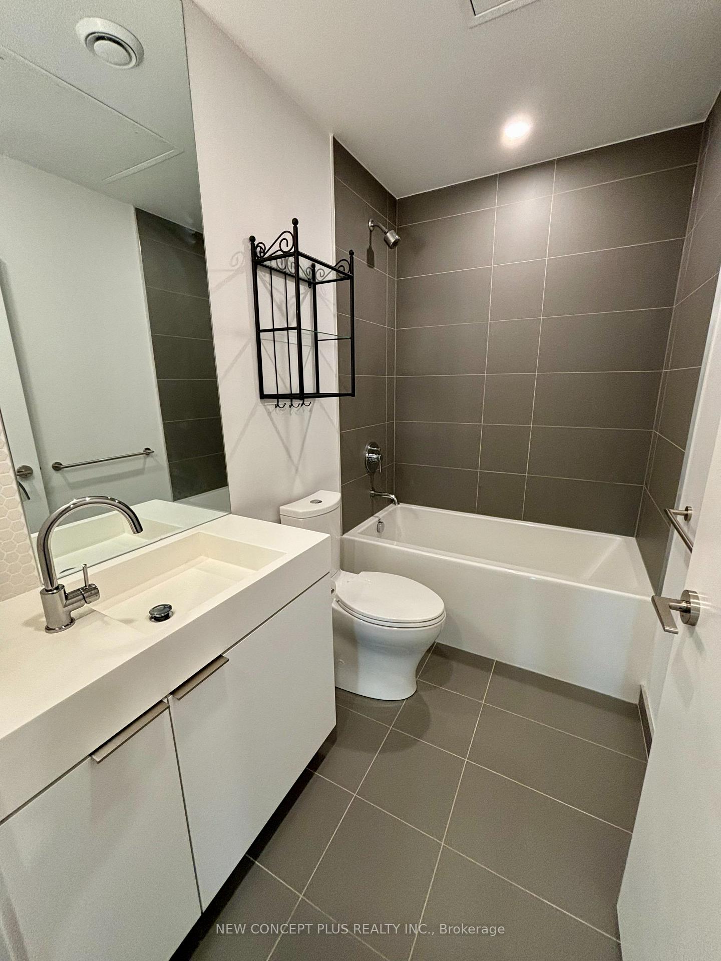 Photo 6 of Unit 811, 33 Helendale Avenue W, Toronto, Yonge-Eglinton — HOMEH