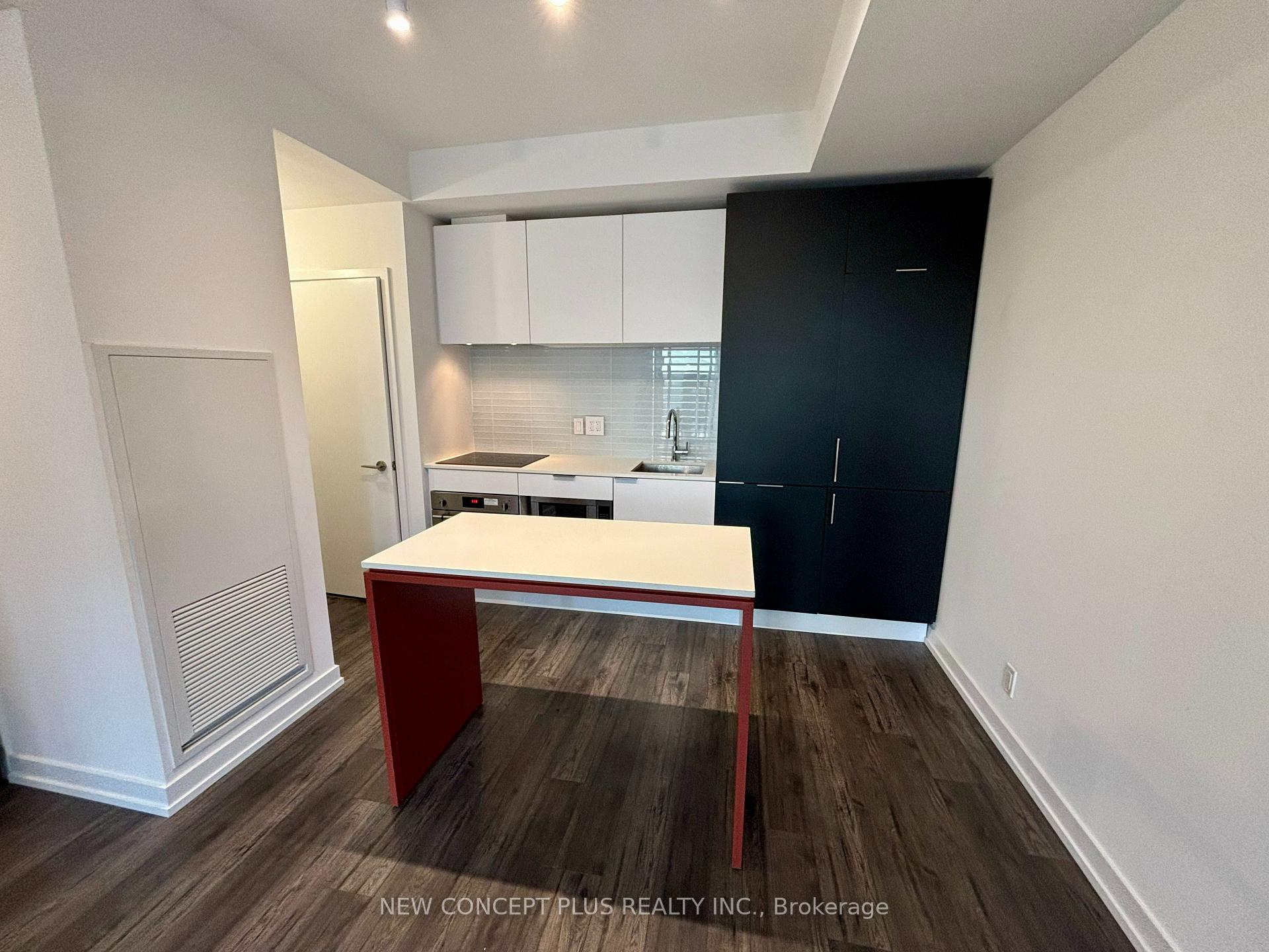 Photo 7 of Unit 811, 33 Helendale Avenue W, Toronto, Yonge-Eglinton — HOMEH