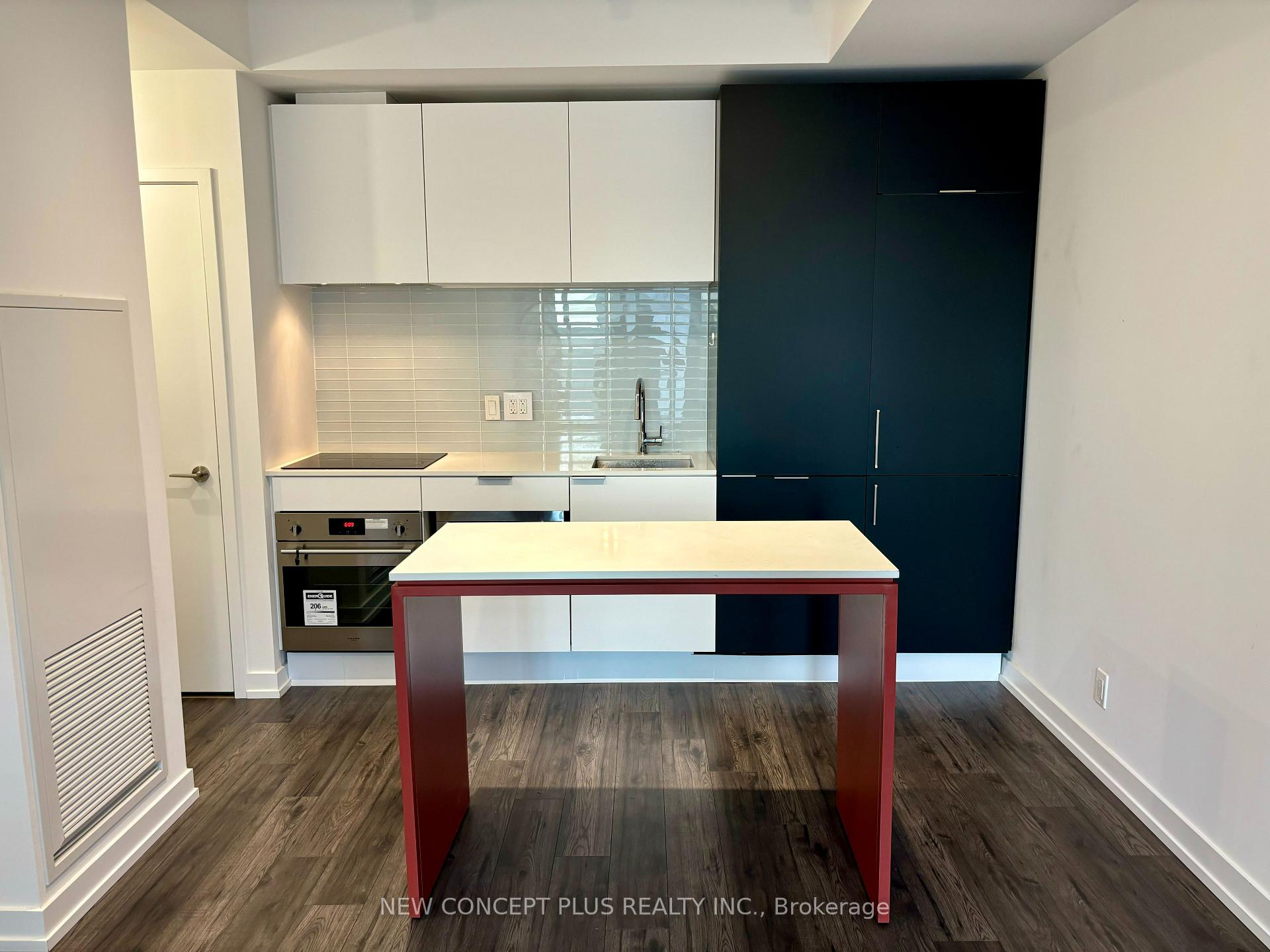 Photo 9 of Unit 811, 33 Helendale Avenue W, Toronto, Yonge-Eglinton — HOMEH