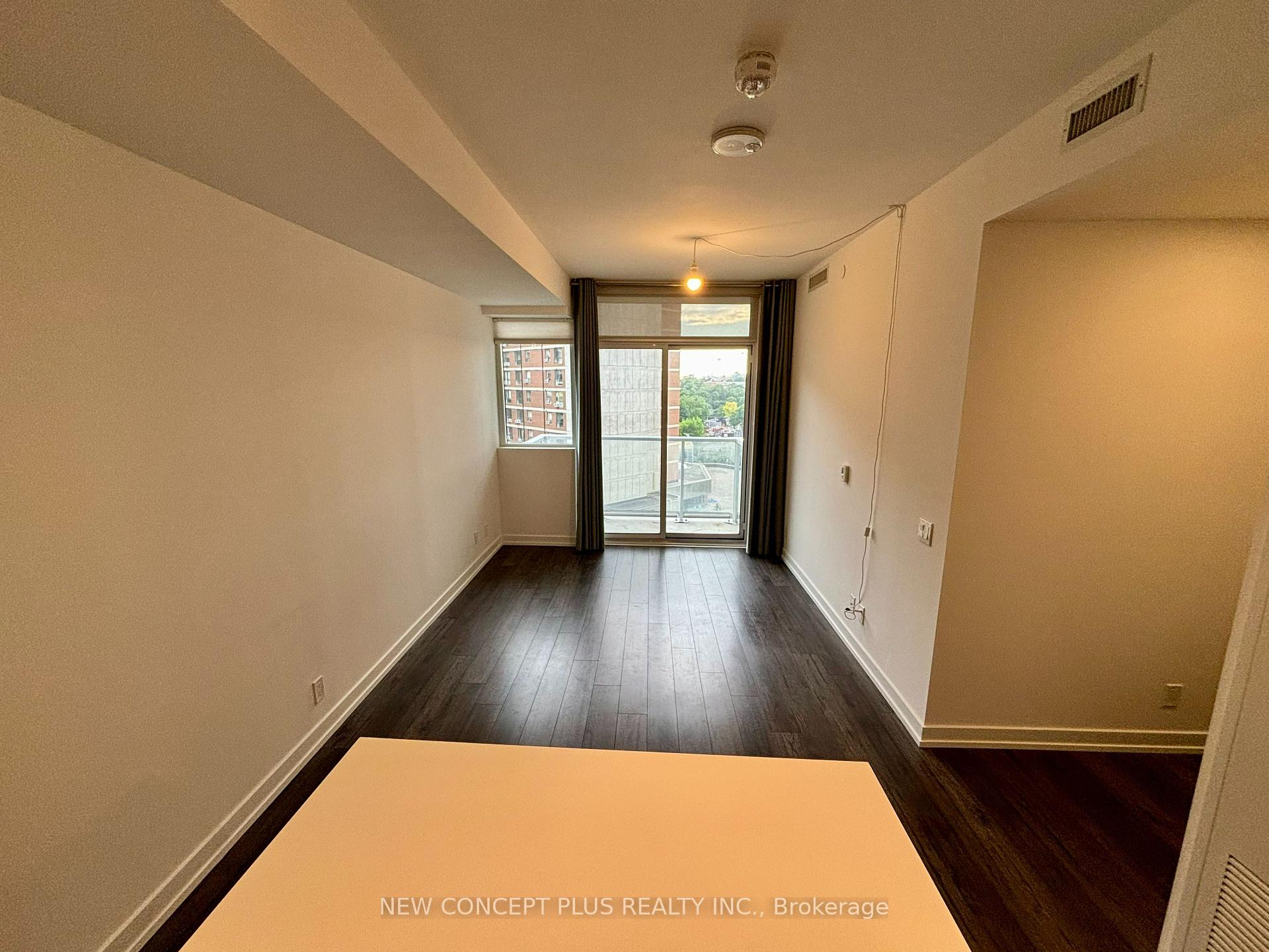Photo 11 of Unit 811, 33 Helendale Avenue W, Toronto, Yonge-Eglinton — HOMEH